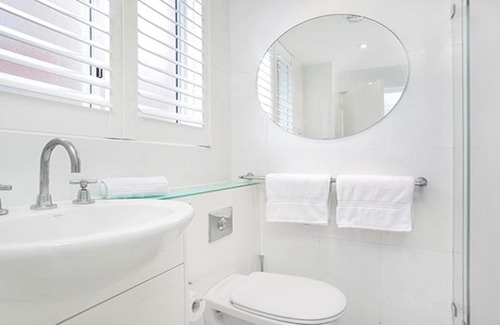 Kurraba Point Apartment | Absolute Water Front Sydney Harbour Studio BADEN