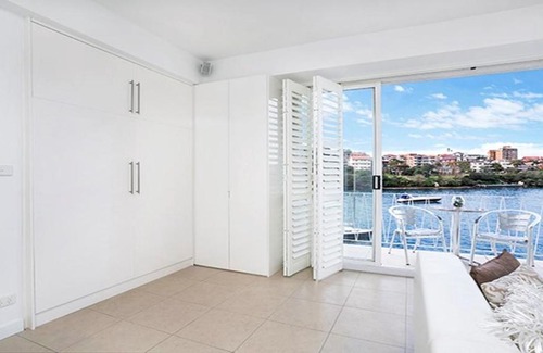 Kurraba Point Apartment | Absolute Water Front Sydney Harbour Studio BADEN