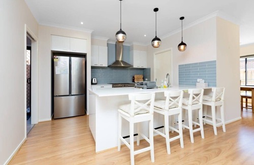 Point Cook House | Absolutely Stunning - Bayside Point Cook 5BR Home
