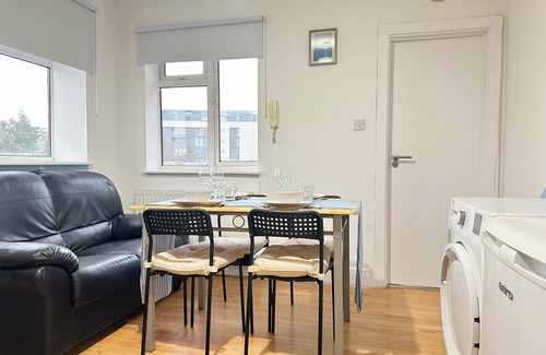 Wembley Park Apartment | Acacia Cosy Wembley Stadium Serviced Apartments, 12mins to Central London