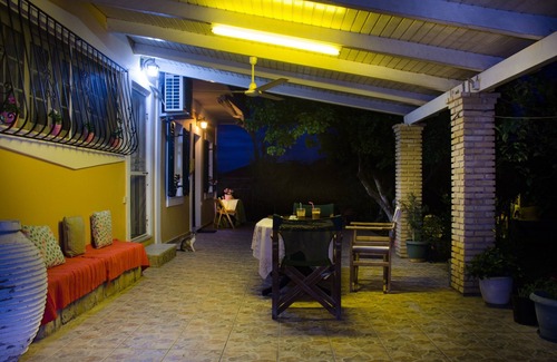 Kalpaki Apartment | Acacia House - Breeze 2 Bedroom Apartment