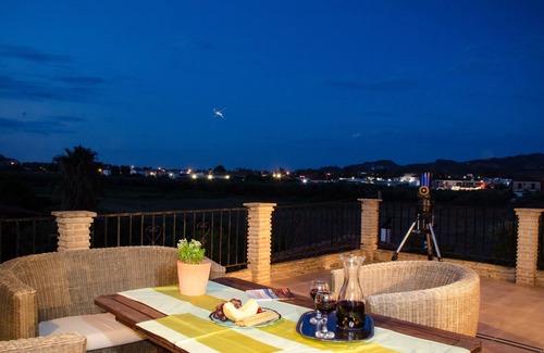 Kalpaki Apartment | Acacia House - Sunlight 3 Bedroom Apartment