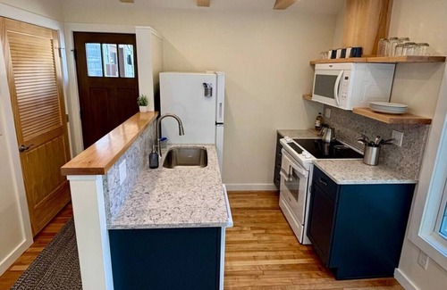 Northeast Harbor Apartment | Acadia + Bar Harbor Escape Gym Access NEH