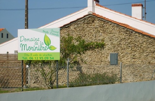 Commequiers Cottage | Accessible Farmhouse with Garden and Terraces, Near Vélo Rail and St Gilles