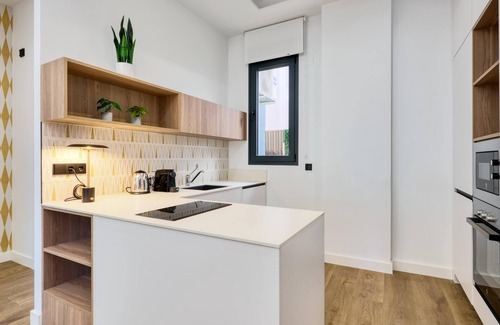 La Buhaira Apartment | Accessible Ground-Floor Apartment for Couples with parking