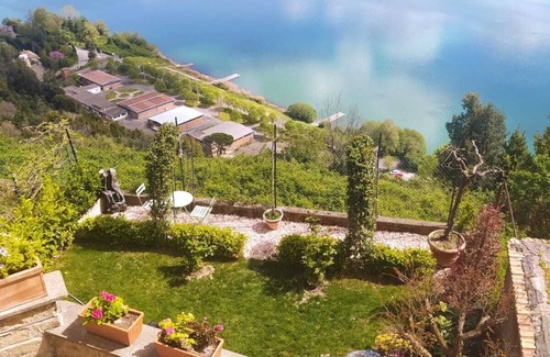 Castel Gandolfo Apartment | Accommodation with lake view with jacuzzi