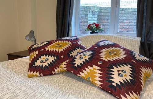 Shadwell House | Accommodation near Canary Wharf and City of London