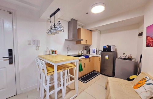 Matandang Balara Condo | Acellyne's Suites at The Residences