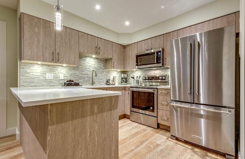 Upper Village Condo | Acer Vacations | Clean Renovated 2 Bedroom | Pool | W/D | Ski-in/Out | Greystone Lodge