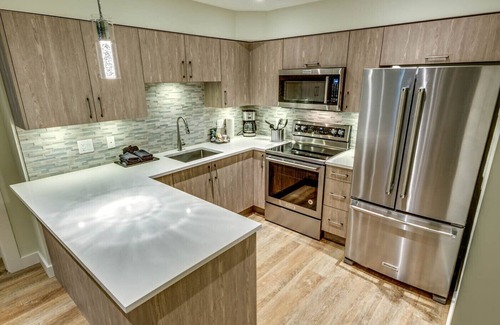 Upper Village Condo | Acer Vacations | Clean Renovated 2 Bedroom | Pool | W/D | Ski-in/Out | Greystone Lodge