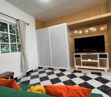 Merida Apartment | Acogedor y colorido estudio con cama King Size