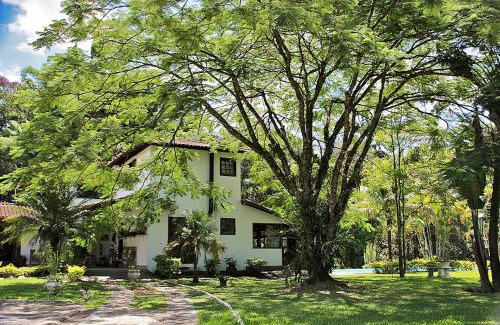 Penedo Hotel | Aconchegos Ile de France