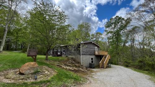 Logan House | Acorn Acres Cabins Buck Run Cottage