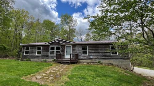 Logan House | Acorn Acres Cabins Buck Run Cottage