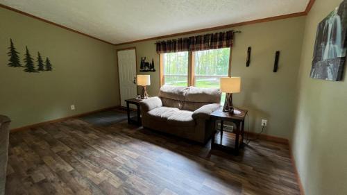 Logan House | Acorn Acres Cabins Buck Run Cottage