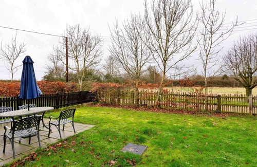 Dorsington House | Acorn Cottage by Interhome