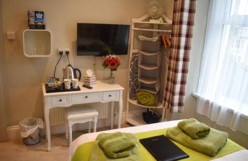 Torquay City Centre Bed & Breakfast | Acorn Lodge