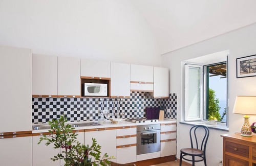 Pogerola Apartment | Acquamarina, Panoramic cottage in Amalfi in villa with stunning views.