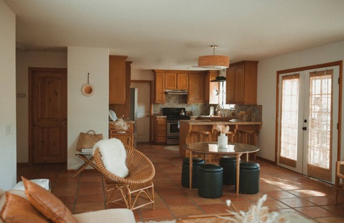 Yucca Valley Villa | Acres of private Oasis. Sit in the Sauna, Soak under stars, Refresh with a dip.
