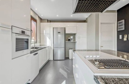 Thissio Apartment | Acropolis Noir Penthousenn