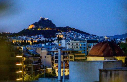 Kinosargous Apartment | Acropolis view Apartment in the Heart of Athens!