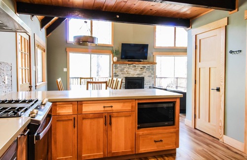 Arnold Cabin | Across from Blue Lake Springs Pool! Private Hot Tub, EV charger, Pets Ok!