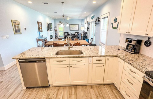 Carrabelle House | Across The Bay Stay - New Listing!