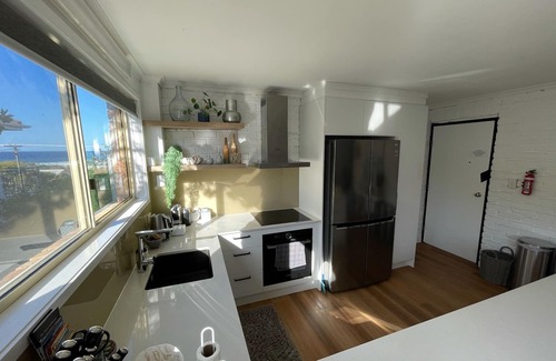 Peregian Beach Apartment | Across the road from the beach and 3 minutes walk to vibrant Peregian Village