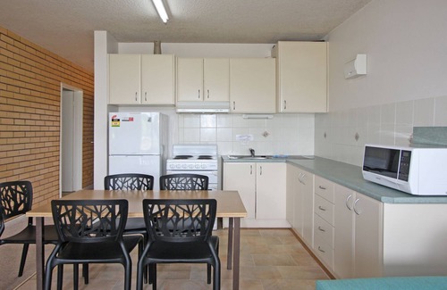 Flynns Beach Apartment | Across The Road From Flynn's Beach