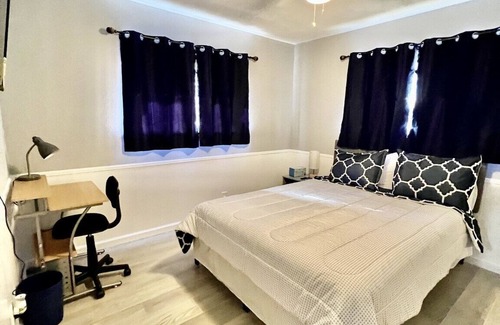 Universal City House | Across-the-Street Charmer: Your Next Home Beckons!
