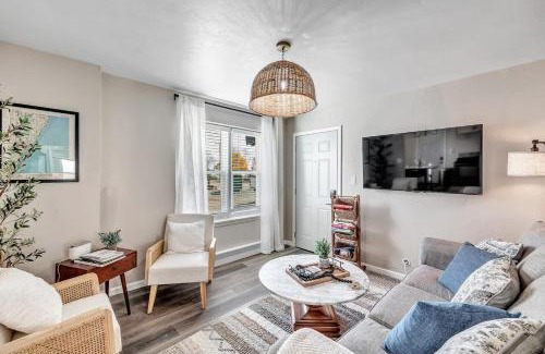 Algoma Apartment | Across The Street From Von Stiehl-newly Renovated!