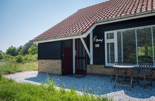 Nes House | Actief is a cozy house near the beach and "Nessemerbos".