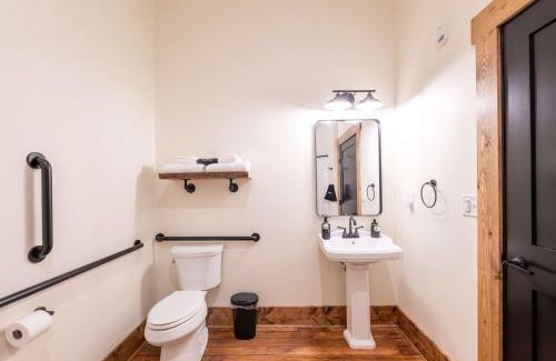Versailles Hotel | ADA Suite - Room 6