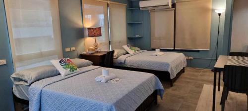 Pasig House | Adb avenue tower ortigas