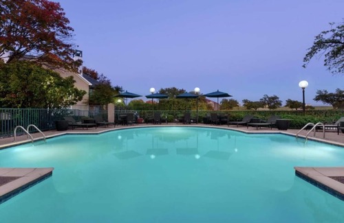 Addison House | Addison, TX Hotel near Dallas attractions