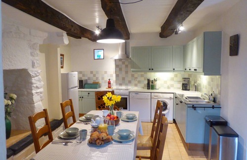 Ploerdut Cottage | Adele cottage – lovely, spacious Breton cottage - shared pool, private garden