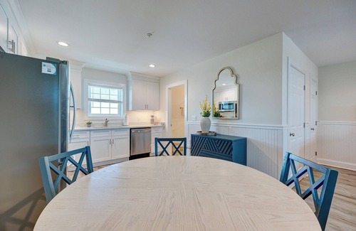 Surf City Apartment | Adjacent 2nd Floor: 2004 (Queen) & 2005 (Queen)