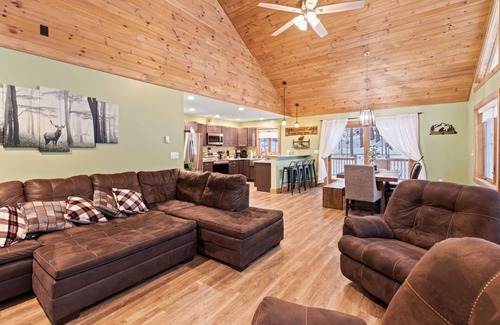 Inlet House | ADK/Camp Teaggie/Lake & Trail Access/Walk to Inlet/Near Old Forge/Water Safari