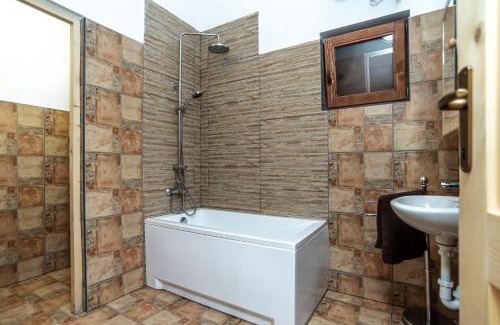 Tiszafured Apartment | Adlin