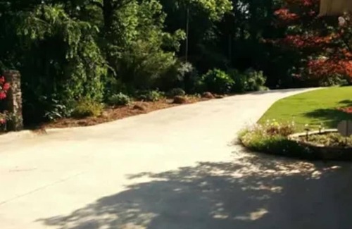 Gainesville House | Admiral's Club, wide cove, spa, pool/ping pong/air hockey/poker tables