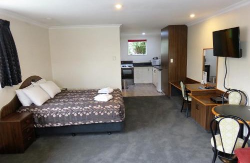 Springlands Hotel | Admirals Motor Lodge