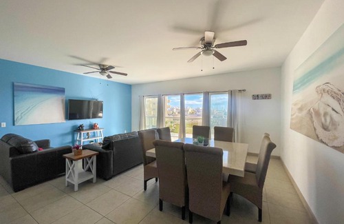 Las Conchas Apartment | Admire Sea View From a Stunning Condo by Premium