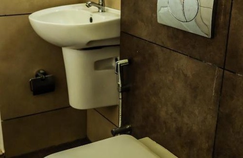Kalpetta Hotel | Adonay inn residency