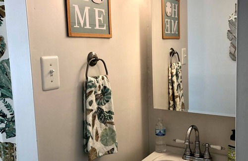 Brigantine Cottage | Adorable 2 bdrm cottage pet friendly with front porch & one block from beach.