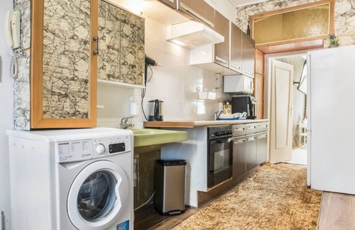 Brigittenau Apartment | Adorable 2BR Apt. near Millenium Tower and Danube