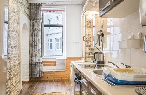 Brigittenau Apartment | Adorable 2BR Apt. near Millenium Tower and Danube