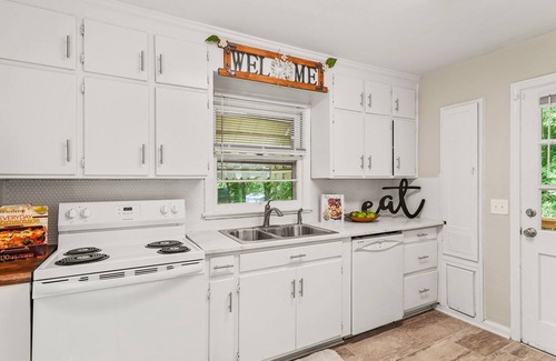 Eden House | Adorable 3 bedroom home in the heart of Eden!