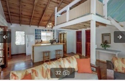 Lawson Rock House | Adorable and quaint cabana 50 yards from beach