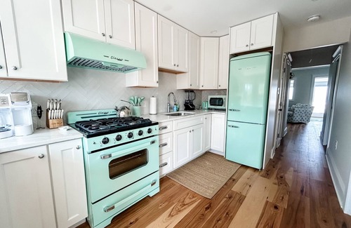 Beach Haven House | Adorable Bayfront Cottage w/Heated Pool 2 Bed/1 Bath