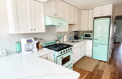 Beach Haven House | Adorable Bayfront Cottage w/Heated Pool 2 Bed/1 Bath